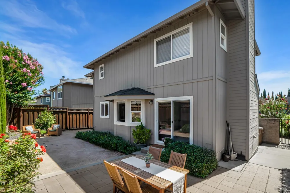 8 Capitola Court Napa, CA 94559