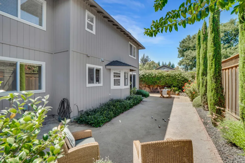 8 Capitola Court Napa, CA 94559