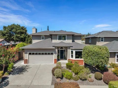 8 Capitola Court