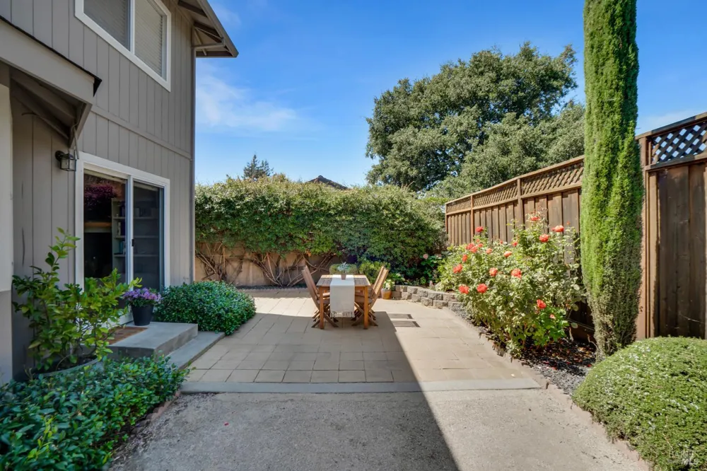 8 Capitola Court Napa, CA 94559