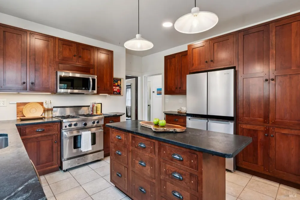 883 57th Street Oakland, CA 94608