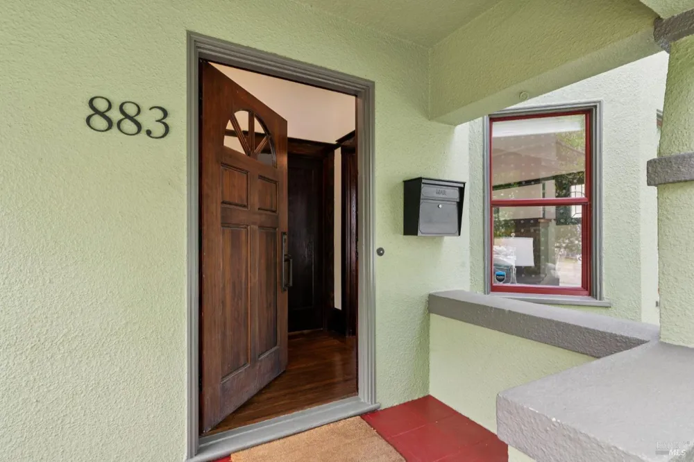 883 57th Street Oakland, CA 94608