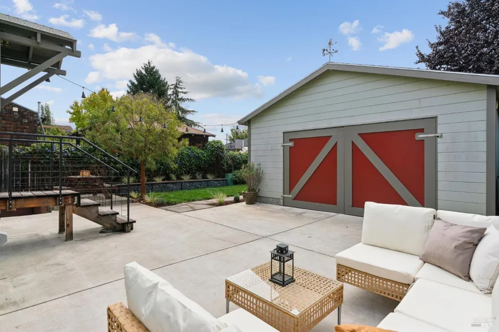 883 57th Street Oakland, CA 94608