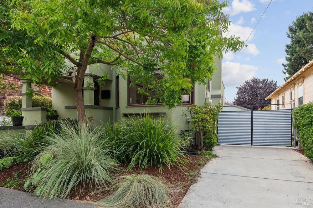 883 57th Street Oakland, CA 94608