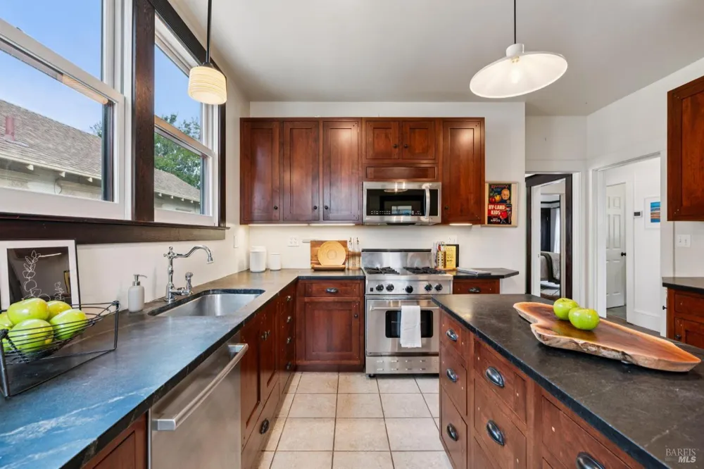 883 57th Street Oakland, CA 94608
