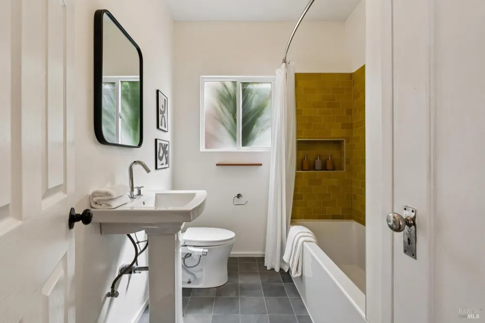883 57th Street Oakland, CA 94608