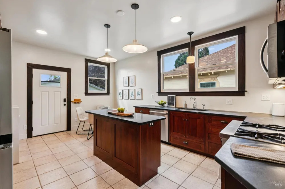 883 57th Street Oakland, CA 94608