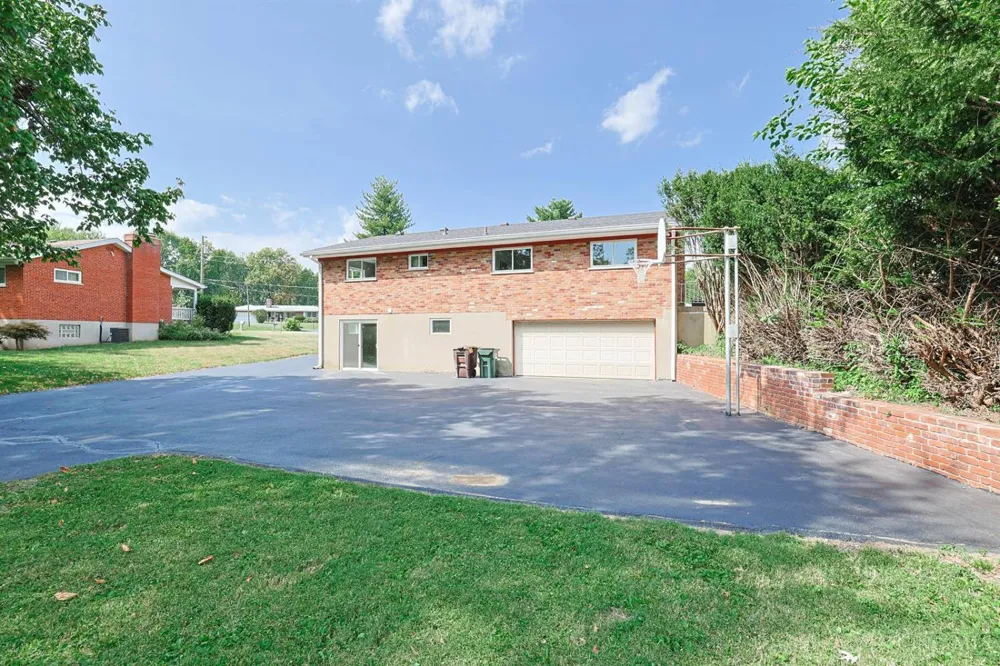 2079 Arrowood Place Springfield, OH 45231