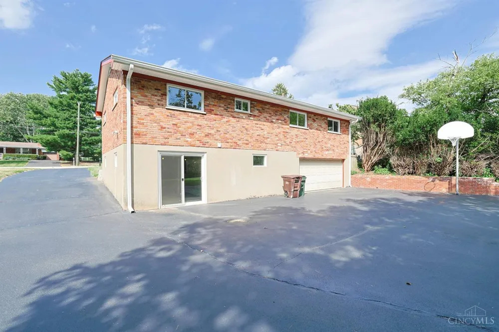 2079 Arrowood Place Springfield, OH 45231