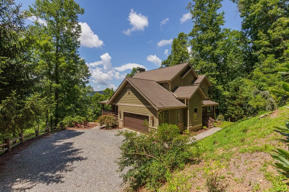 Bartlett Glen Cove Drive Bryson City, NC 28713