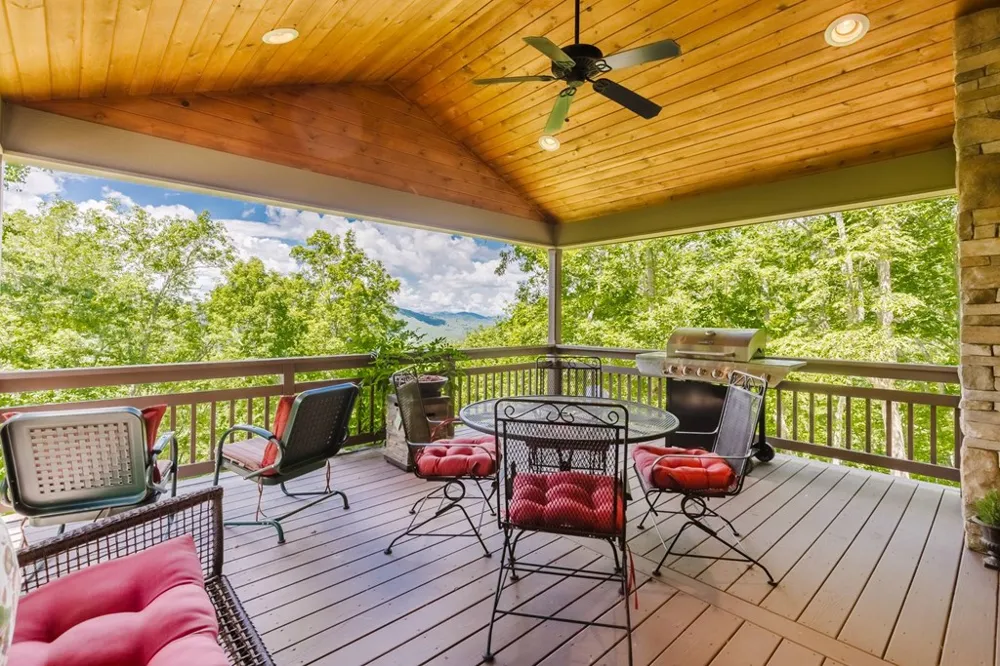 Bartlett Glen Cove Drive Bryson City, NC 28713