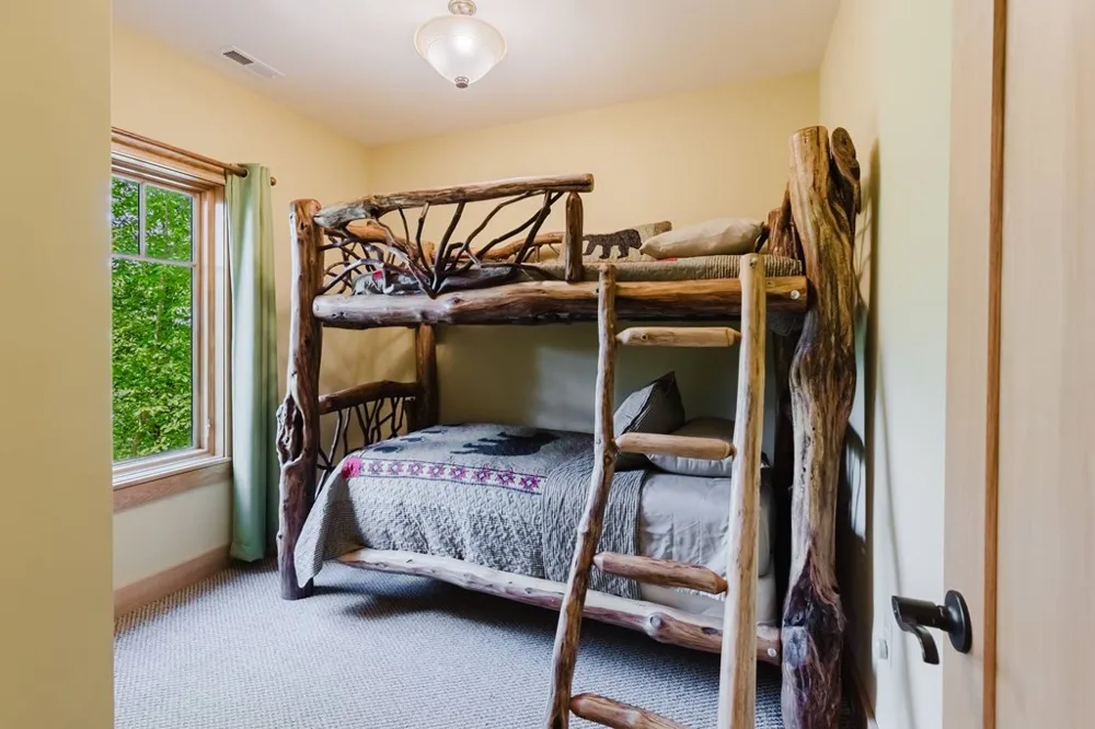 Bartlett Glen Cove Drive Bryson City, NC 28713