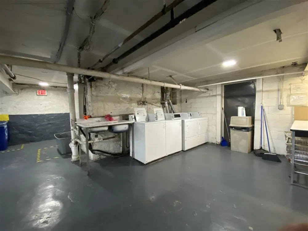 84 WEST 25TH ST Bayonne, NJ 07002