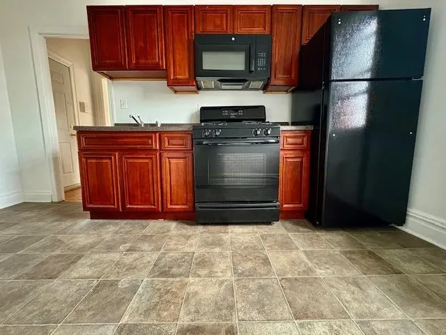 84 WEST 25TH ST Bayonne, NJ 07002
