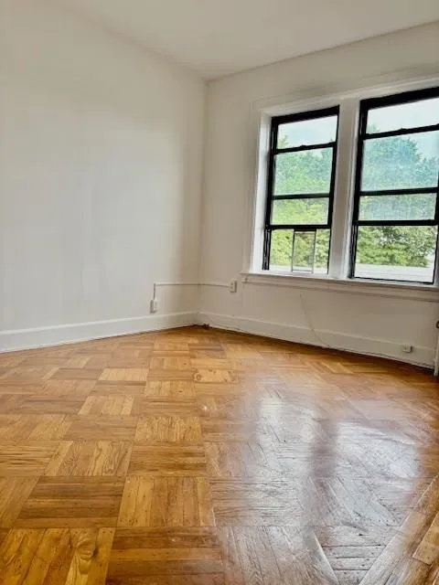 84 WEST 25TH ST Bayonne, NJ 07002