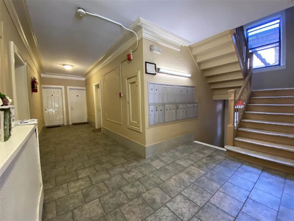 84 WEST 25TH ST Bayonne, NJ 07002