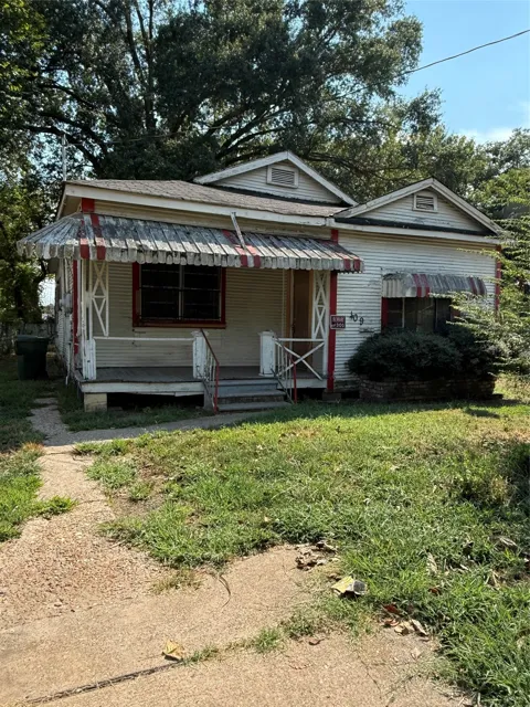 409 Champ Clark Street