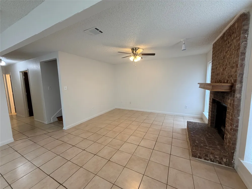 2410 Summer Place Drive Arlington, TX 76014