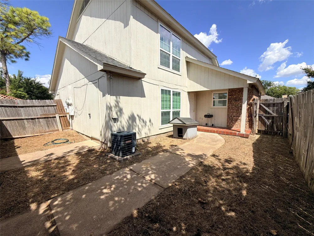 2410 Summer Place Drive Arlington, TX 76014