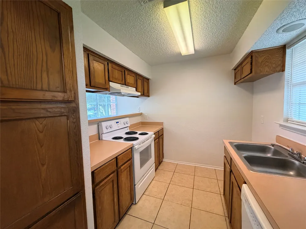 2410 Summer Place Drive Arlington, TX 76014