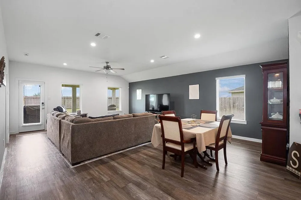 8938 Colicroot Drive Rosharon, TX 77583