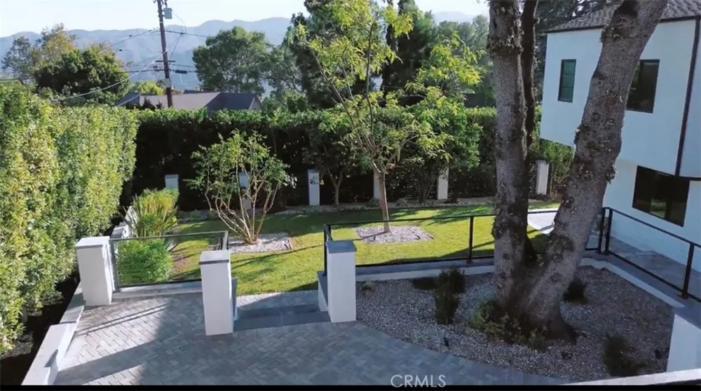 3011 Frances Avenue La Crescenta, CA 91214