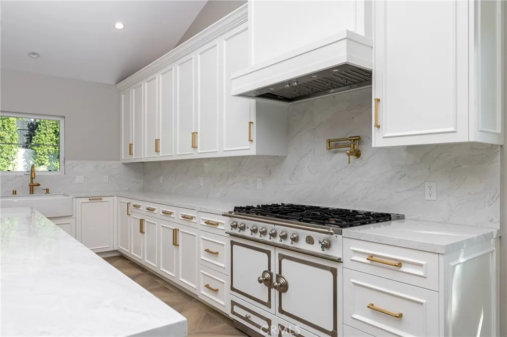 3011 Frances Avenue La Crescenta, CA 91214