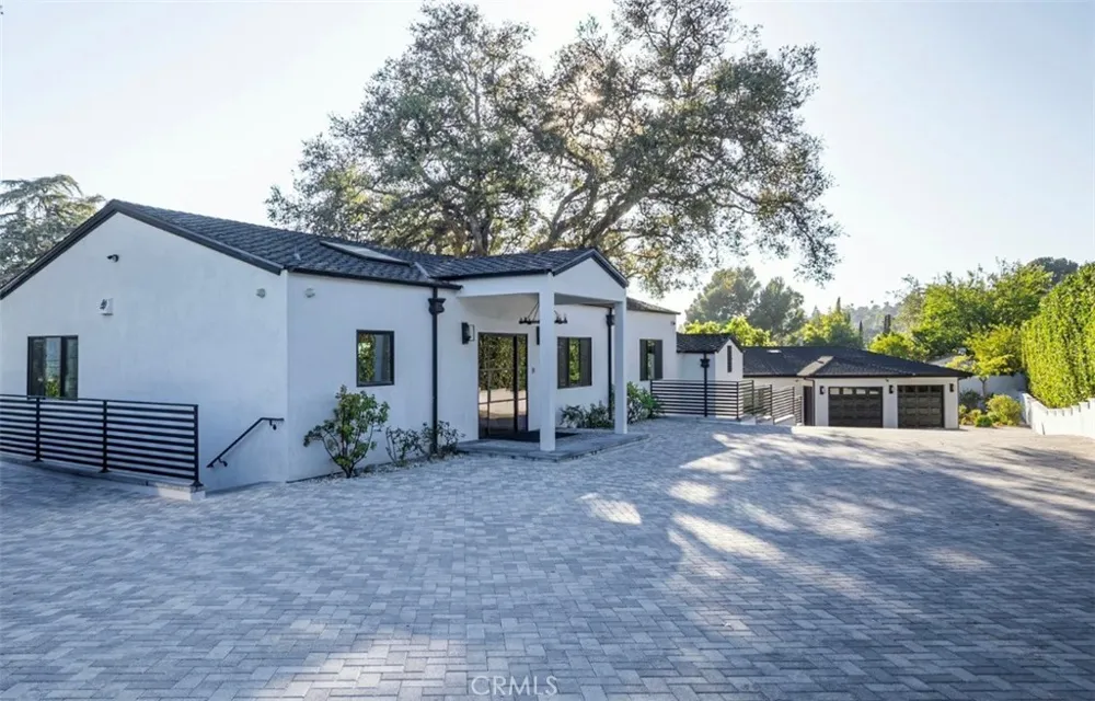 3011 Frances Avenue La Crescenta, CA 91214