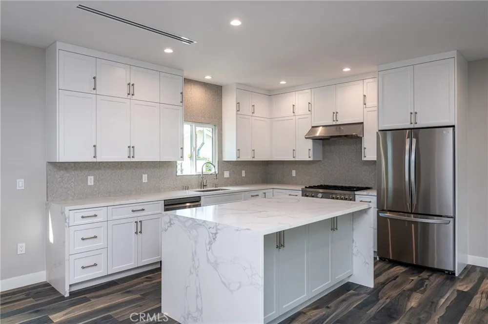 3011 Frances Avenue La Crescenta, CA 91214