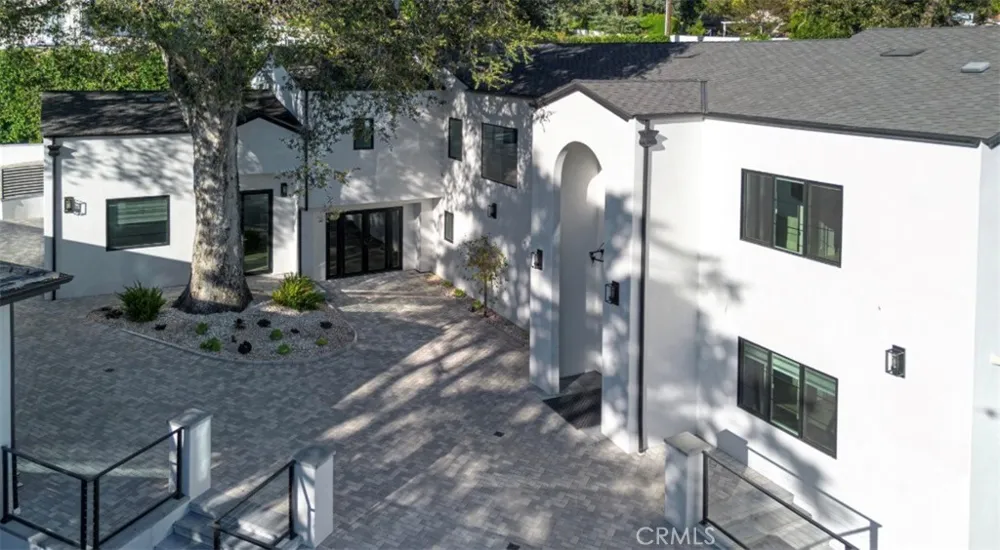 3011 Frances Avenue La Crescenta, CA 91214