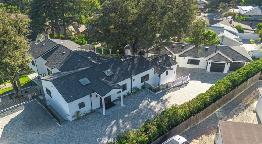 3011 Frances Avenue La Crescenta, CA 91214