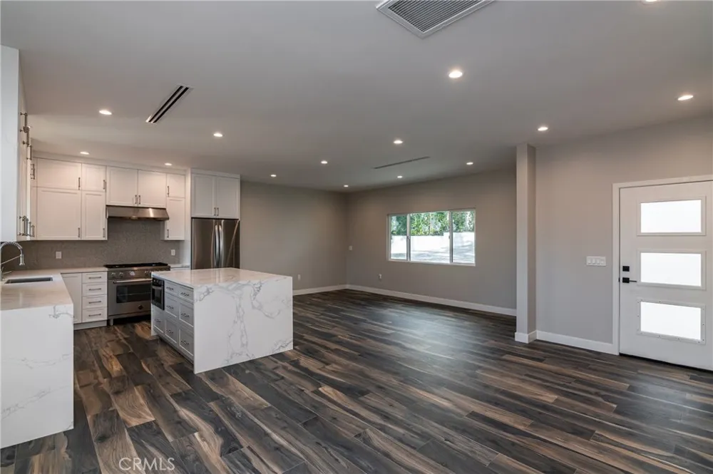 3011 Frances Avenue La Crescenta, CA 91214