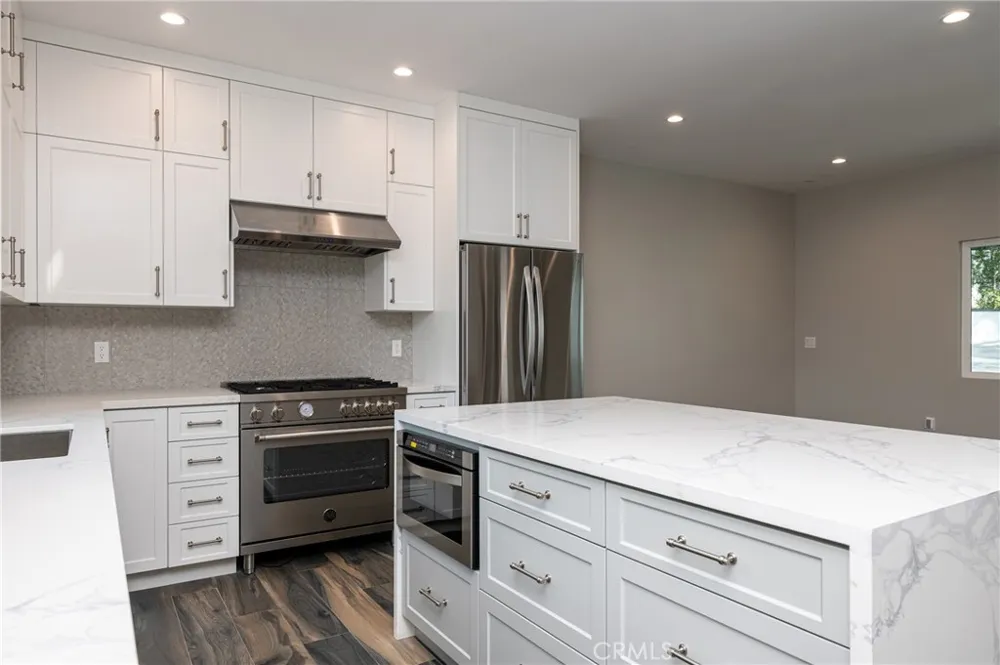3011 Frances Avenue La Crescenta, CA 91214
