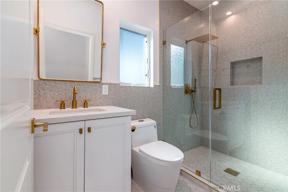 3011 Frances Avenue La Crescenta, CA 91214