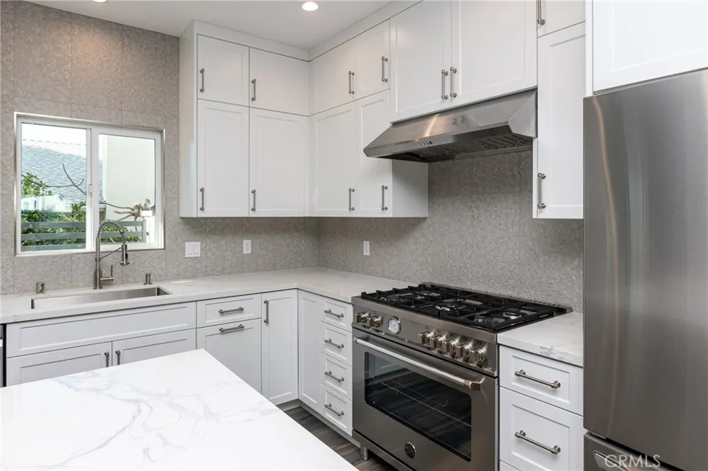 3011 Frances Avenue La Crescenta, CA 91214