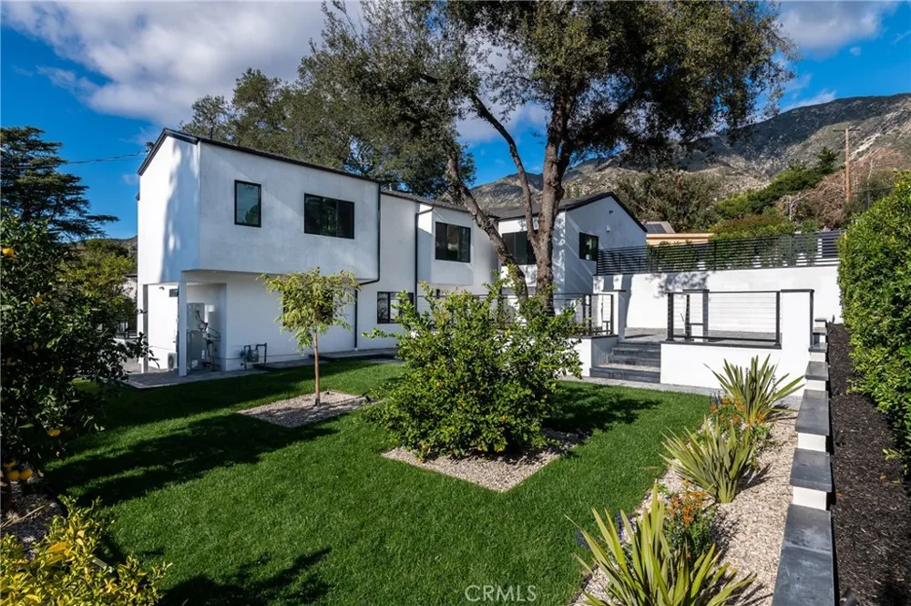 3011 Frances Avenue La Crescenta, CA 91214