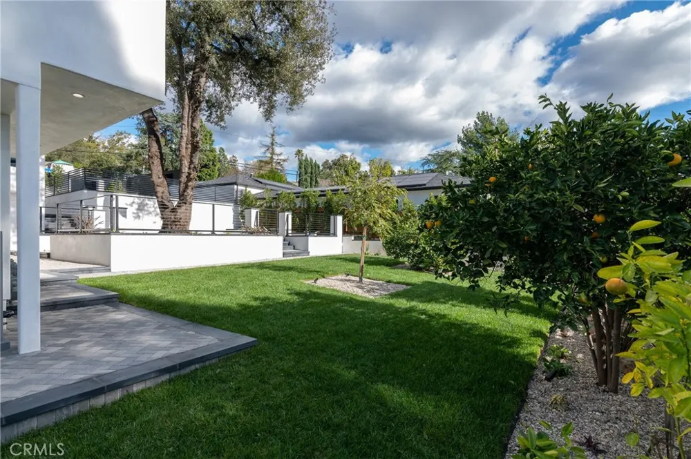 3011 Frances Avenue La Crescenta, CA 91214