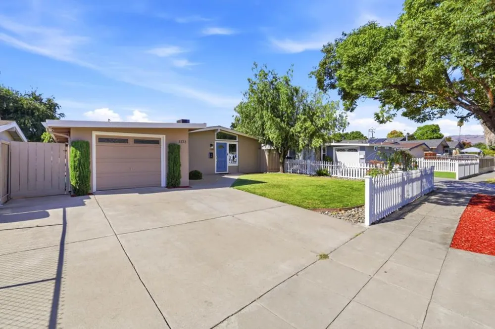 1573 Havana Drive San Jose, CA 95122