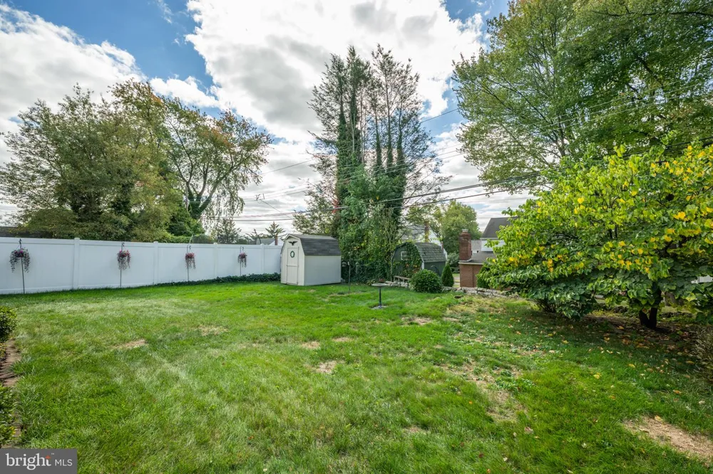 2944 KANES ROAD Willow Grove, PA 19090
