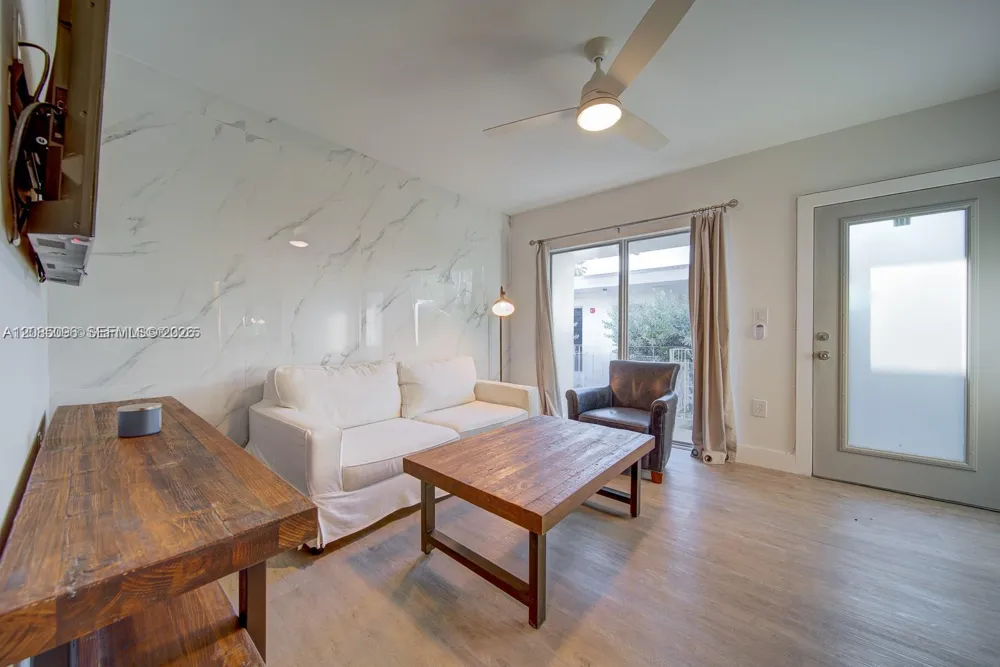 1568 Pennsylvania #325 Miami Beach, FL 33139