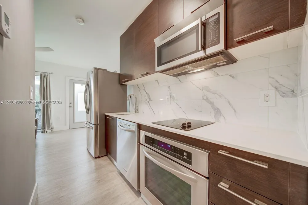 1568 Pennsylvania #325 Miami Beach, FL 33139