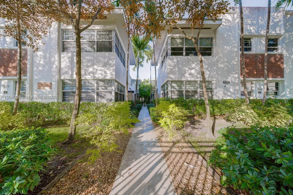 1568 Pennsylvania #325 Miami Beach, FL 33139