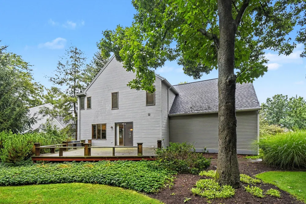 6039 Arroyo Vista Drive NE Rockford, MI 49341