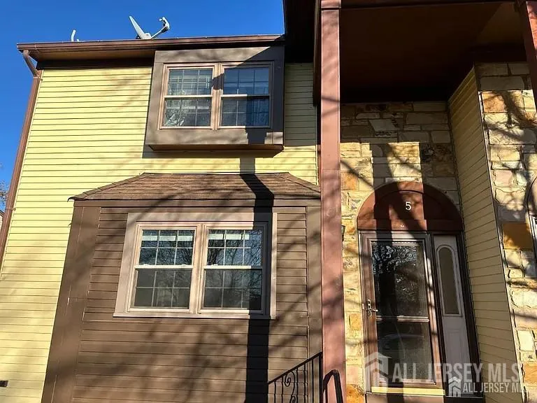 5 Hannah Drive South Brunswick, NJ 08810