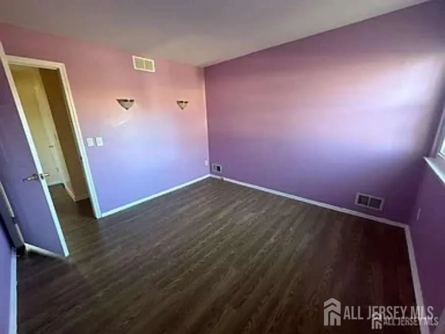 5 Hannah Drive South Brunswick, NJ 08810