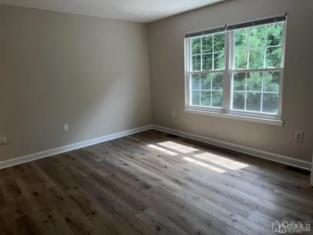 14 Albury Way North Brunswick, NJ 08902