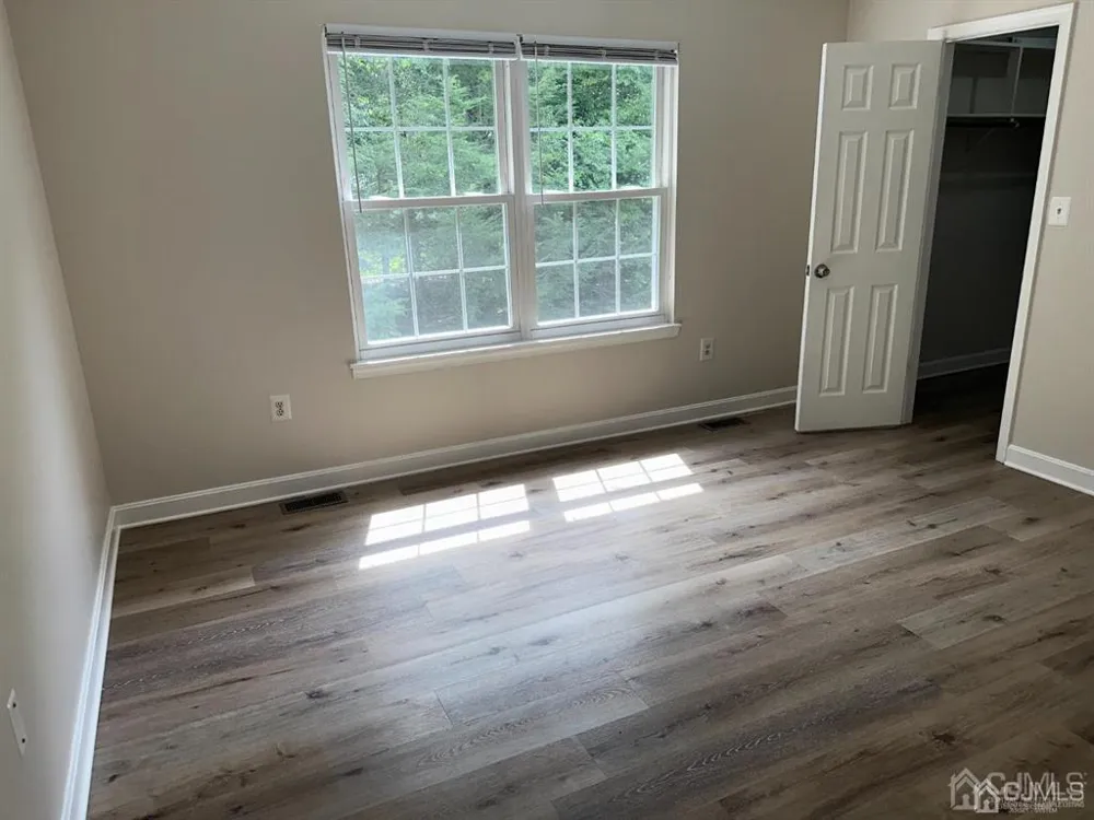 14 Albury Way North Brunswick, NJ 08902