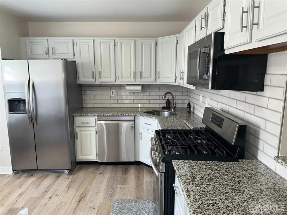 14 Albury Way North Brunswick, NJ 08902