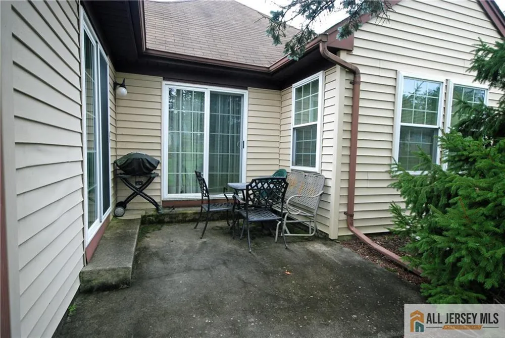 12 Dorchester Drive Monroe, NJ 08831