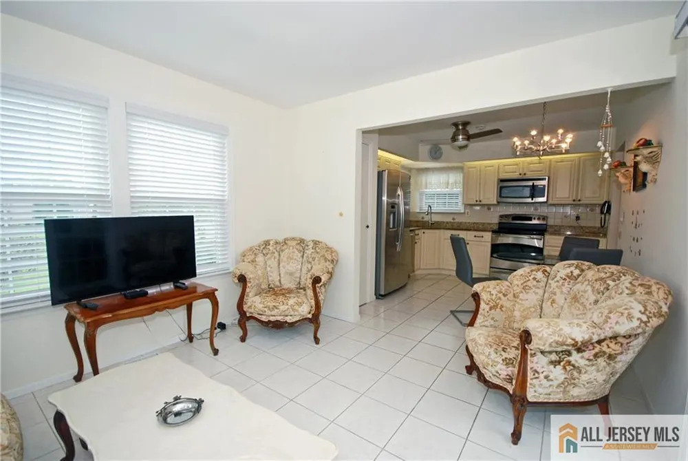 12 Dorchester Drive Monroe, NJ 08831